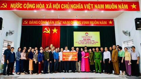 Uỷ ban Mặt trận Tổ quốc Việt Nam xã Khánh Cường tổ chức Lễ phát động ủng hộ đồng bào các tỉnh miền Trung - Tây Nguyên bị thiệt hại do mưa lũ.