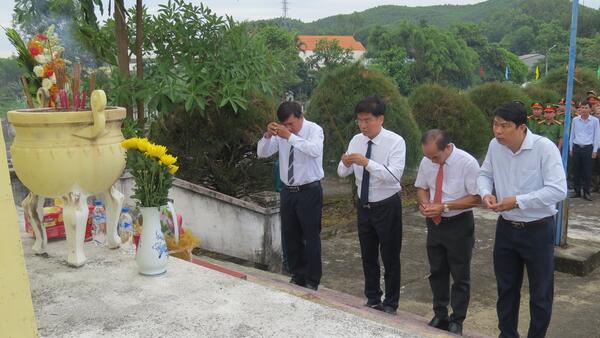 Khánh Cường tổ chức Lễ dâng hương tưởng niệm anh hùng liệt sỹ nhân ngày Thương binh - Liệt sỹ 27/7