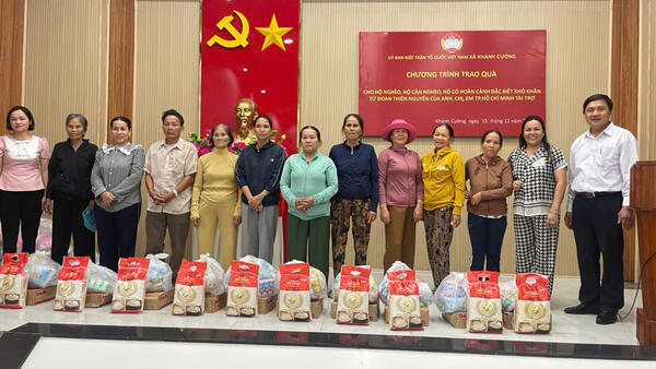 UỶ BAN MẶT TRẬN TỔ QUỐC VIỆT NAM XÃ KHÁNH CƯỜNG PHỐI HỢP VỚI ĐOÀN THIỆN NGUYỆN THÀNH PHỐ HỒ CHÍ MINH, TRAO 80 SUẤT QUÀ CHO HỘ NGHÈO, HỘ CẬN NGHÈO TRÊN ĐỊA BÀN XÃ